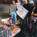 Bed-In-Stunt-2004-011